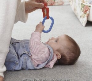 Belajar Menggapai 0-3 Bulan