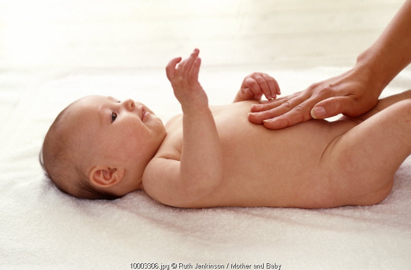 Mengetahui Kesehatan Bayi Lewat Feses