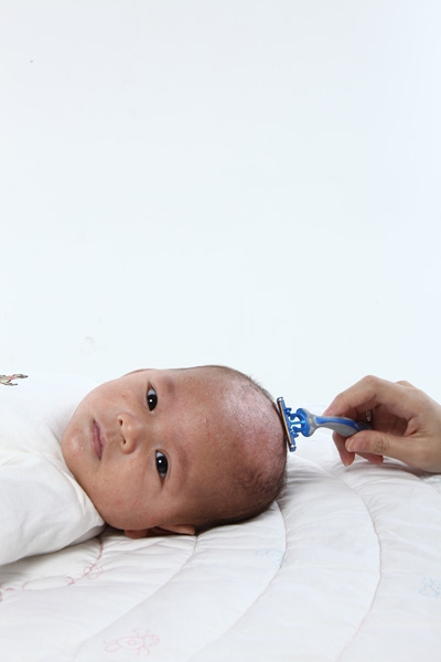 5 Langkah Mencukur Bayi