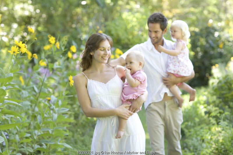 Menggendong Tingkatkan Kontak Fisik