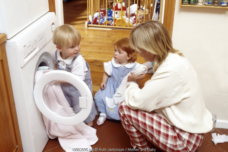 Ajarkan Anak Membantu Pekerjaan Rumah