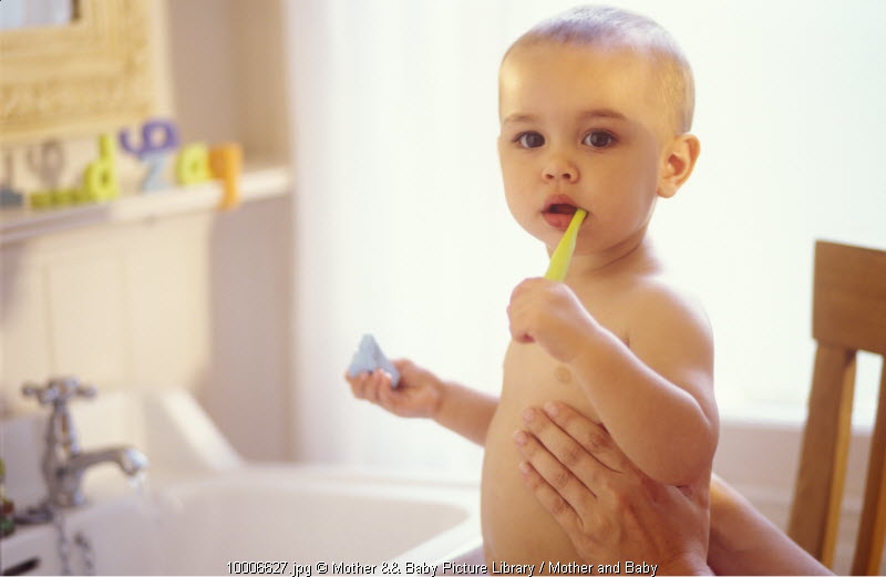 Tip Merawat Gigi Si Kecil