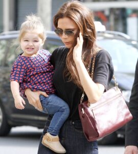 Victoria Beckham Hindari Dandan di Depan Anak
