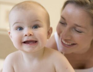 Pertumbuhan Gigi Pertama Si Kecil