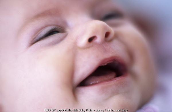 Tip Membersihkan Mulut Bayi