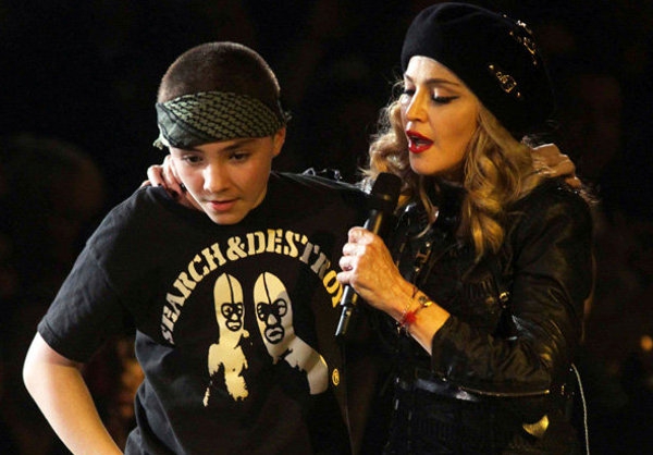 Madonna, Si &#8216;Strict Mom&#8217;