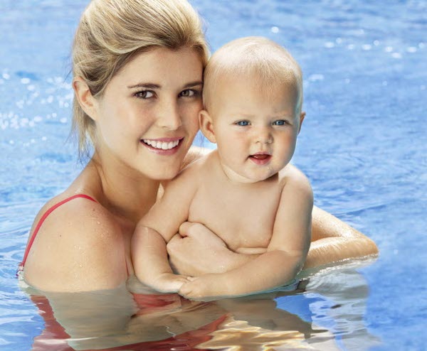 Ajari Bayi Berenang