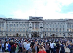 Kegembiraan Sambut Kelahiran Sang Pangeran Baru