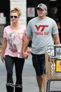 Yoga Atasi Depresi Britney Spears