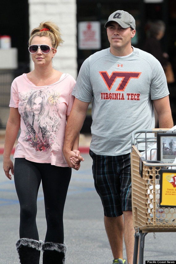 Yoga Atasi Depresi Britney Spears