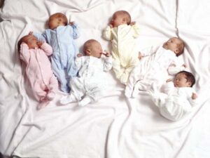 Satu dari Bayi Kembar Lima Meninggal Dunia