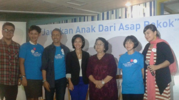 Jauhkan Asap Rokok dari Anak-anak (1)