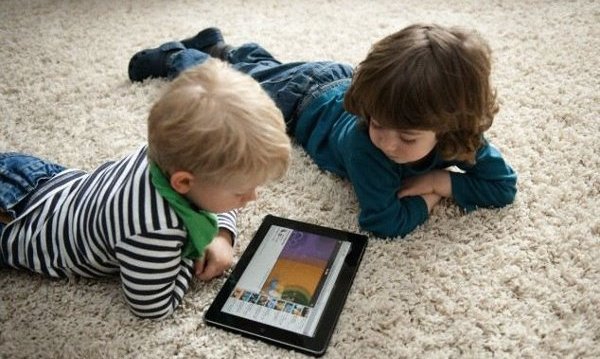 Awas, Anak Anda Kecanduan Gadget!