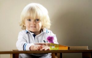 Si Balita yang Selalu Lapar