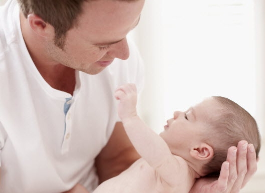 Ayah Bisa Alami Baby Blues