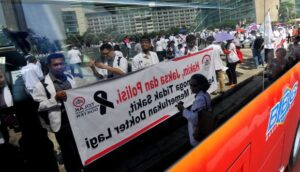 Dokter di Mata Masyarakat