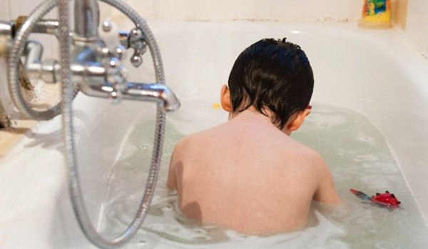 Air Hangat Tenangkan Anak Autis