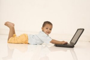 Bantu Anak Maksimalkan Teknologi