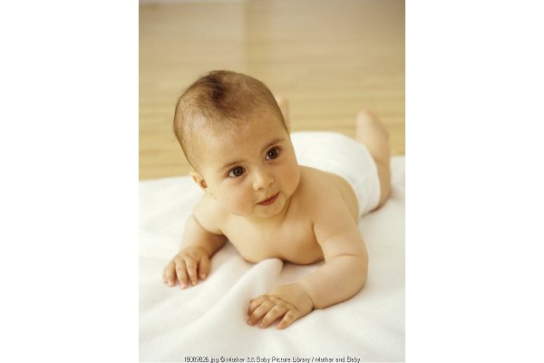 Manfaat Tengkurap untuk Bayi