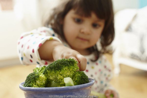 Tips Agar Anak Suka Sayur dan Buah