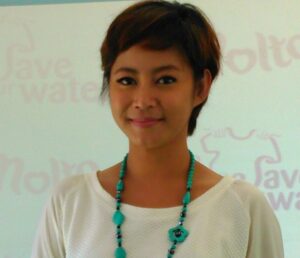 Riyanni Djangkaru Ajari Anak Hemat Air