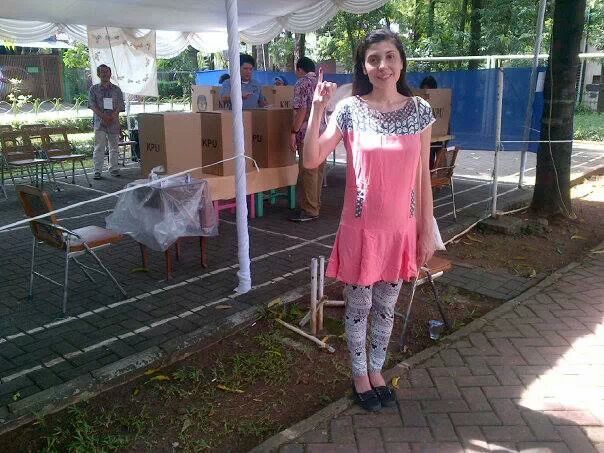 Pengalaman Saya Nyoblos: Tinta Ungu di Jari, Tanda Tintaku Padamu