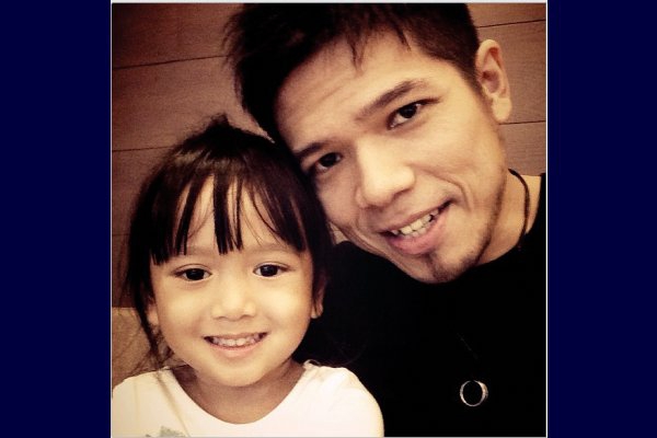 Baim Ajarkan Anak Permainan Tradisional