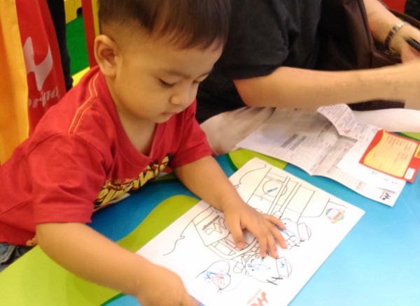 Stimulasi Kecerdasan Anak dengan Bermain