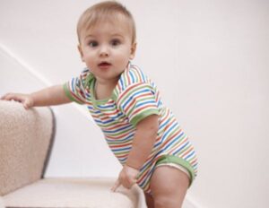 Ruang Tamu dan Ruang Makan Aman untuk Anak