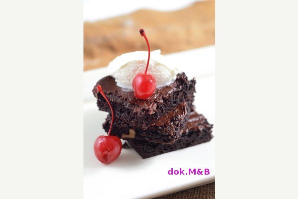 Cake Coklat Kacang Mede