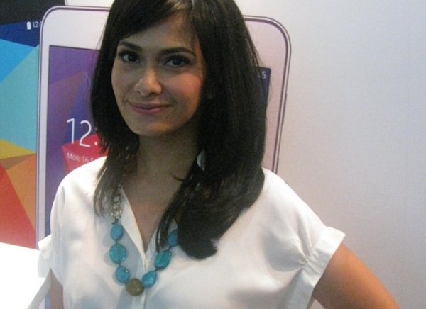 Ersa Mayori Kontrol Anak Pegang Gadget