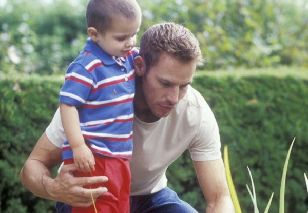 Balita &#8216;Broken Home&#8217; Tidak Boleh Diasuh Ayah?