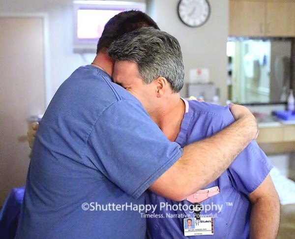 Keharuan Seorang Ayah Saat Kelahiran Sang Anak