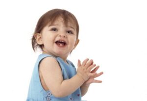 Menjaga Gigi-gigi Si Kecil