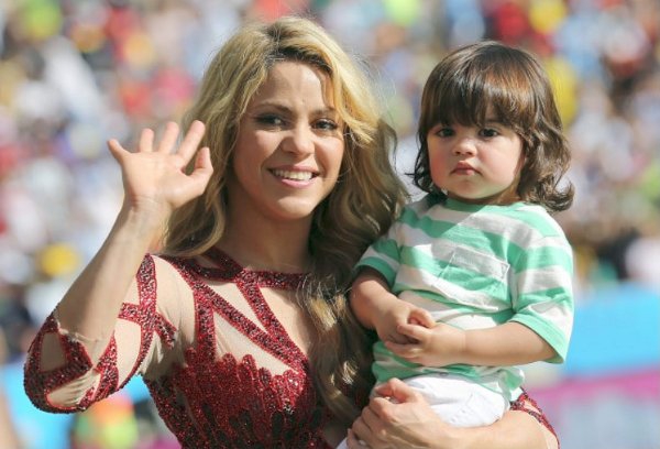 Antara Shakira, Milan, dan World Cup