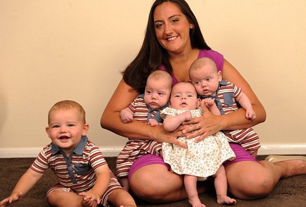 Lahirkan 4 Anak Kurang dari Setahun