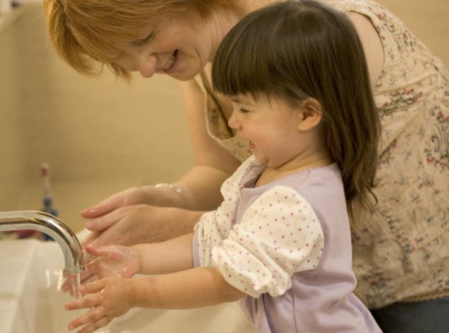 Jaga Kebersihan Si Kecil