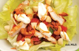 Fresh Salad with Nuts