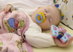 Ekspresi Bayi Mengempeng