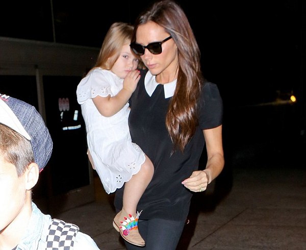 Victoria Beckham Selalu Bersama Anak-anak