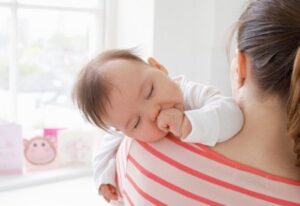 Normalkah Bayi Tidur Lama