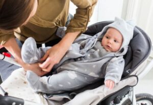 Pakaian Tepat Untuk Bayi Saat Musim Hujan