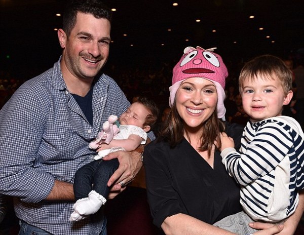 Alyssa Milano Tampil Bersama Si Kecil