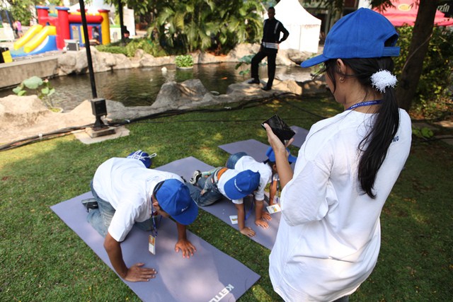 Kegiatan Yoga Race &#038; Air Hockey
