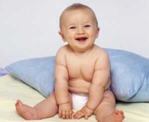 Gerakan yang Dilakukan Bayi 3-6 Bulan