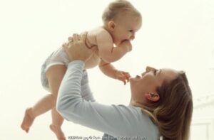 Bayi Lebih Ingat Emosi Positif di Sekitarnya