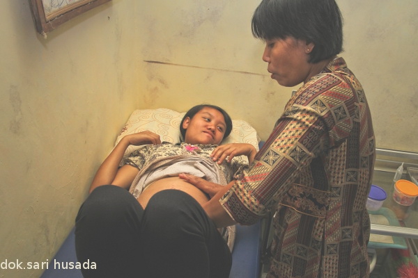 Indonesia Masih Percaya Dukun Beranak