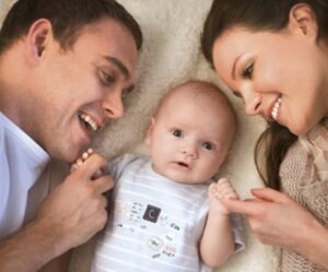 Bicara Pada Bayi Membuatnya Pintar &#038; Banyak Teman