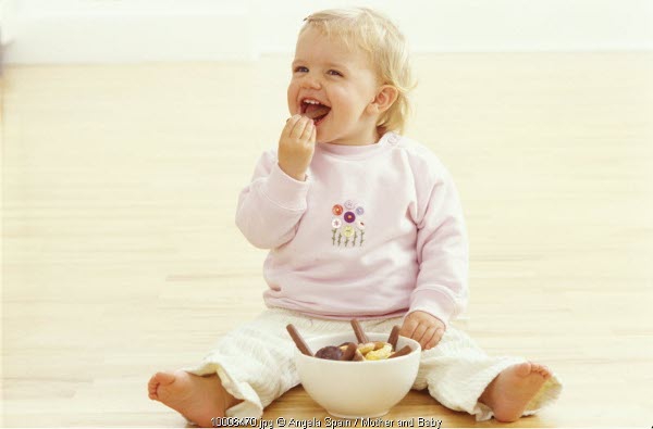 Kenalkan Finger Food Pada Bayi