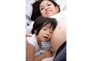 Membangun Ikatan dengan Bayi Kedua